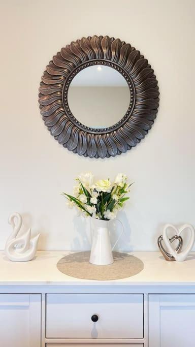 No6, Luxury Townhouse Near Bicester Village ภายนอก รูปภาพ