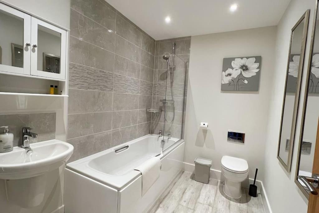 No6, Luxury Townhouse Near Bicester Village ภายนอก รูปภาพ